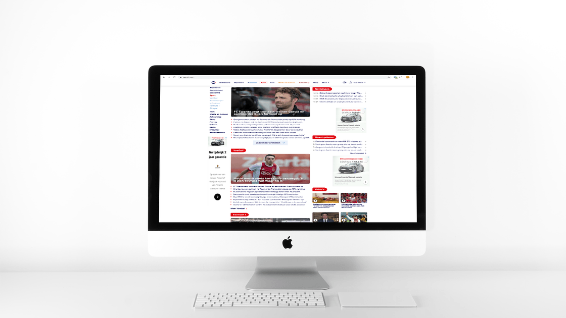 mockup met computer en zoekmachine adverteren